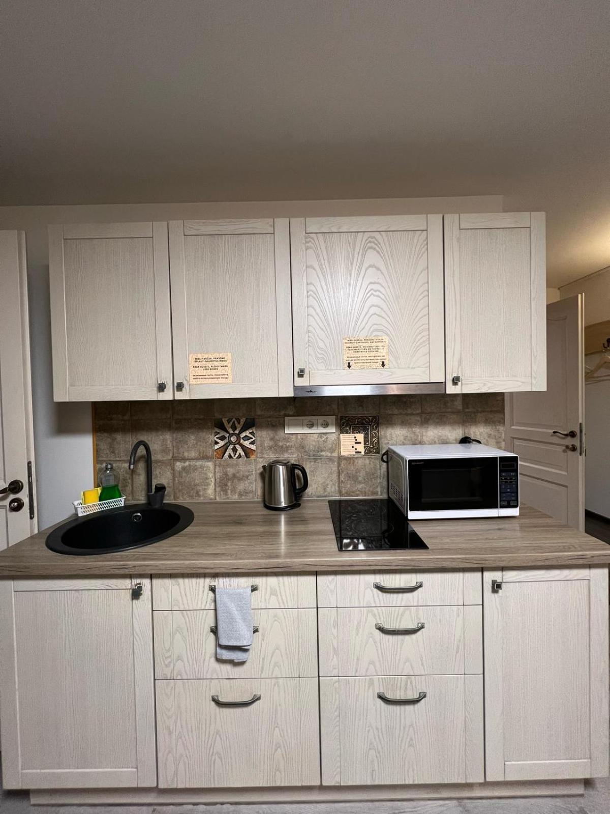 קלייפדה Kubu Ground Floor Rooms מראה חיצוני תמונה